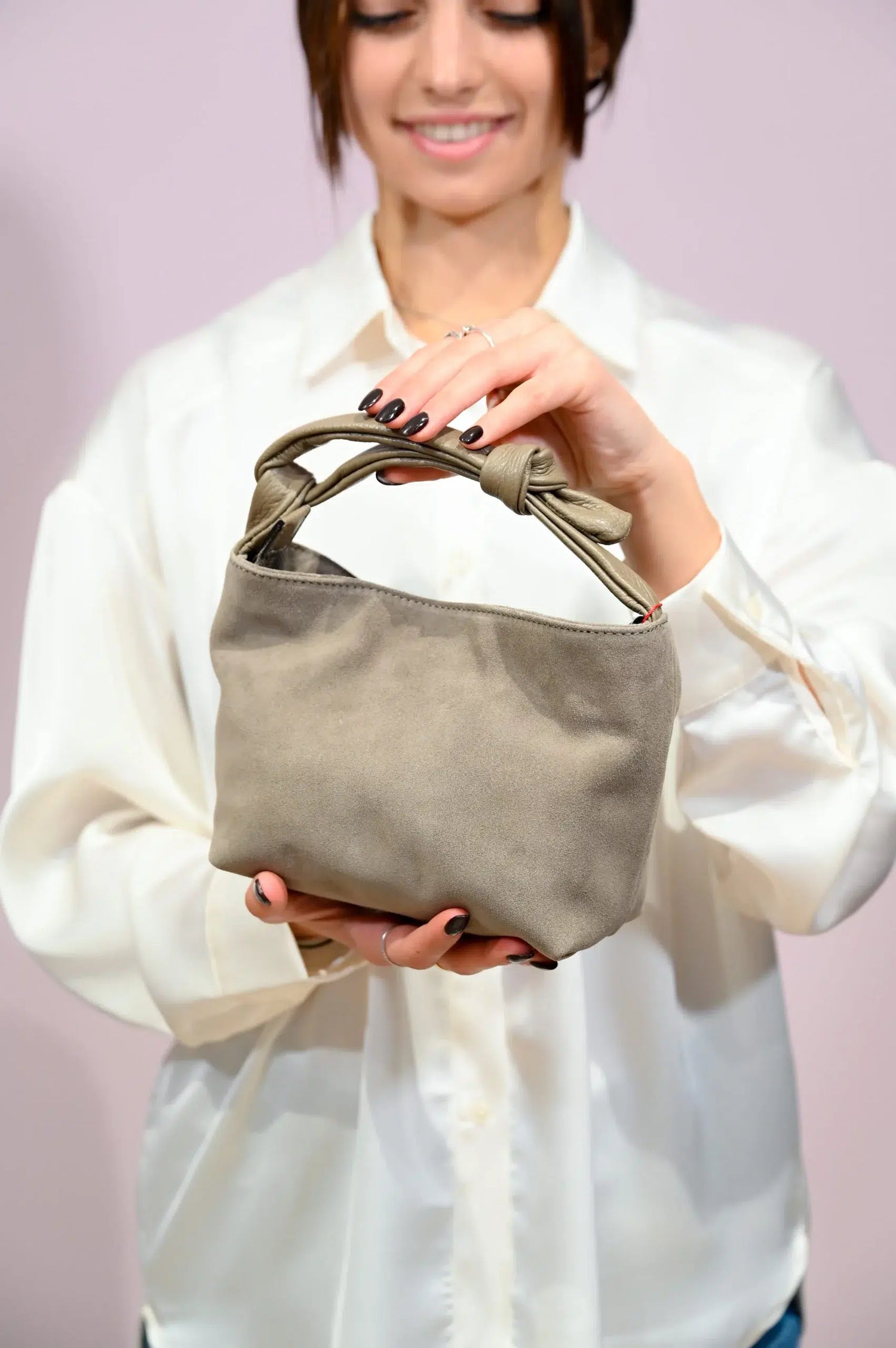 Mini bag in pelle scamosciata grigio talpa