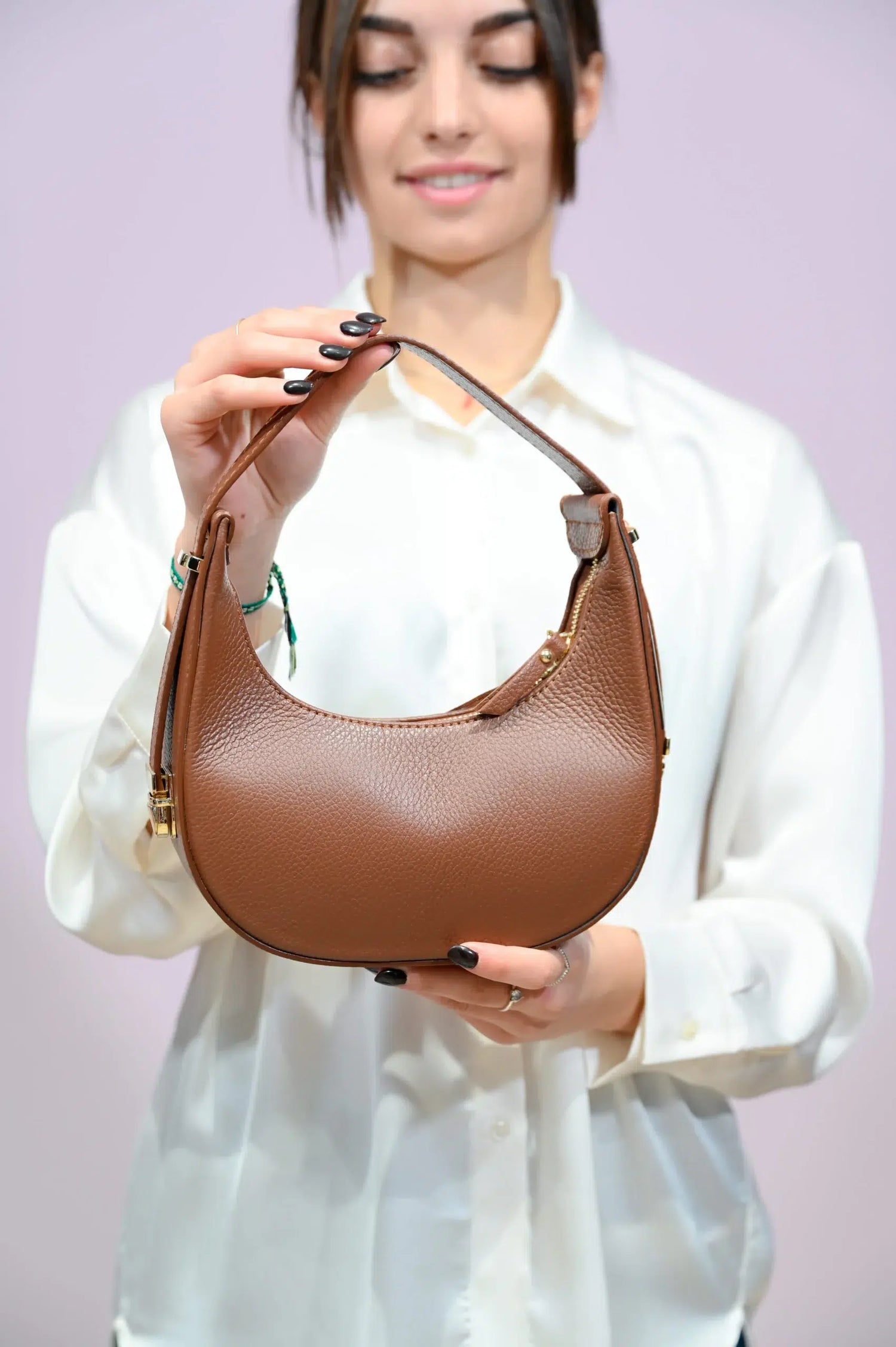 Borsa Moon color cuoio in pelle martellata