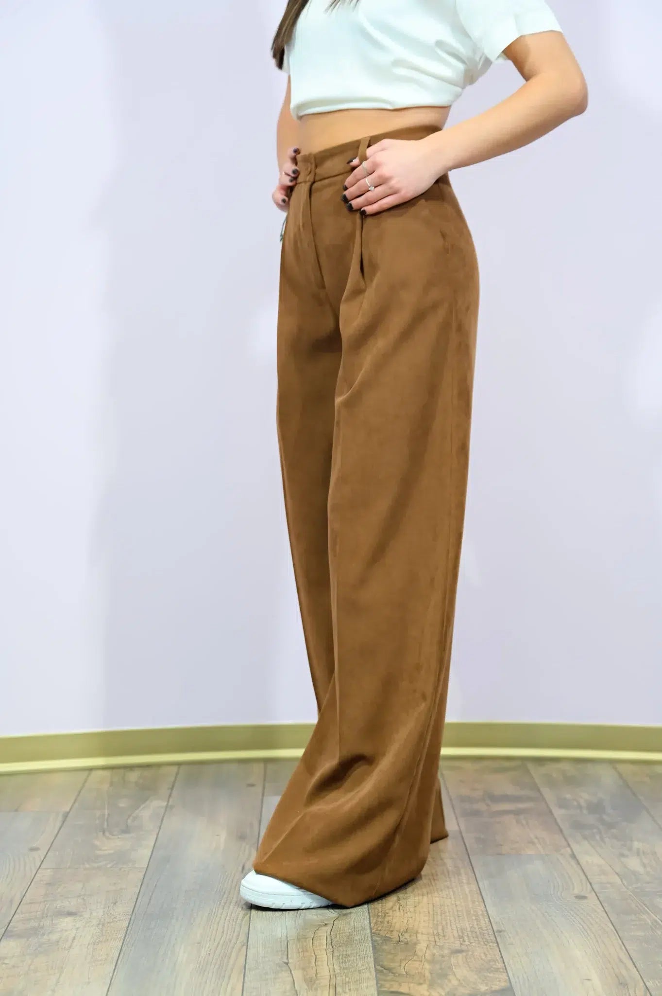 Pantalone Flare King in Suede Tabacco - Stile Iconico con Pieghe Eleganti