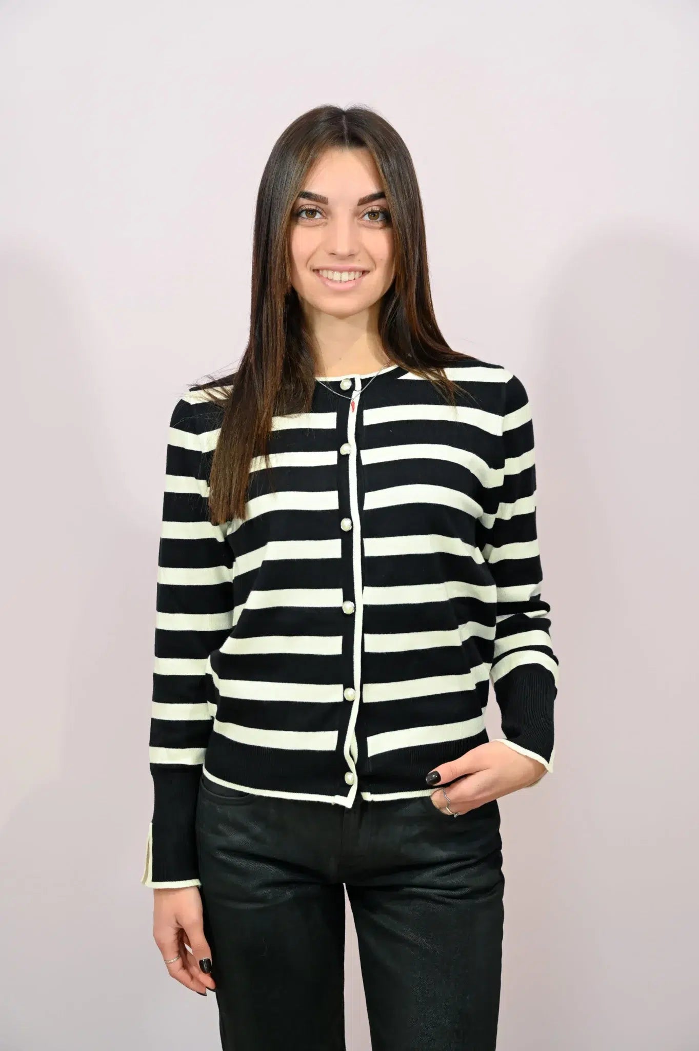 Cardigan a Righe con Bottoni Perle Two Way nero-panna